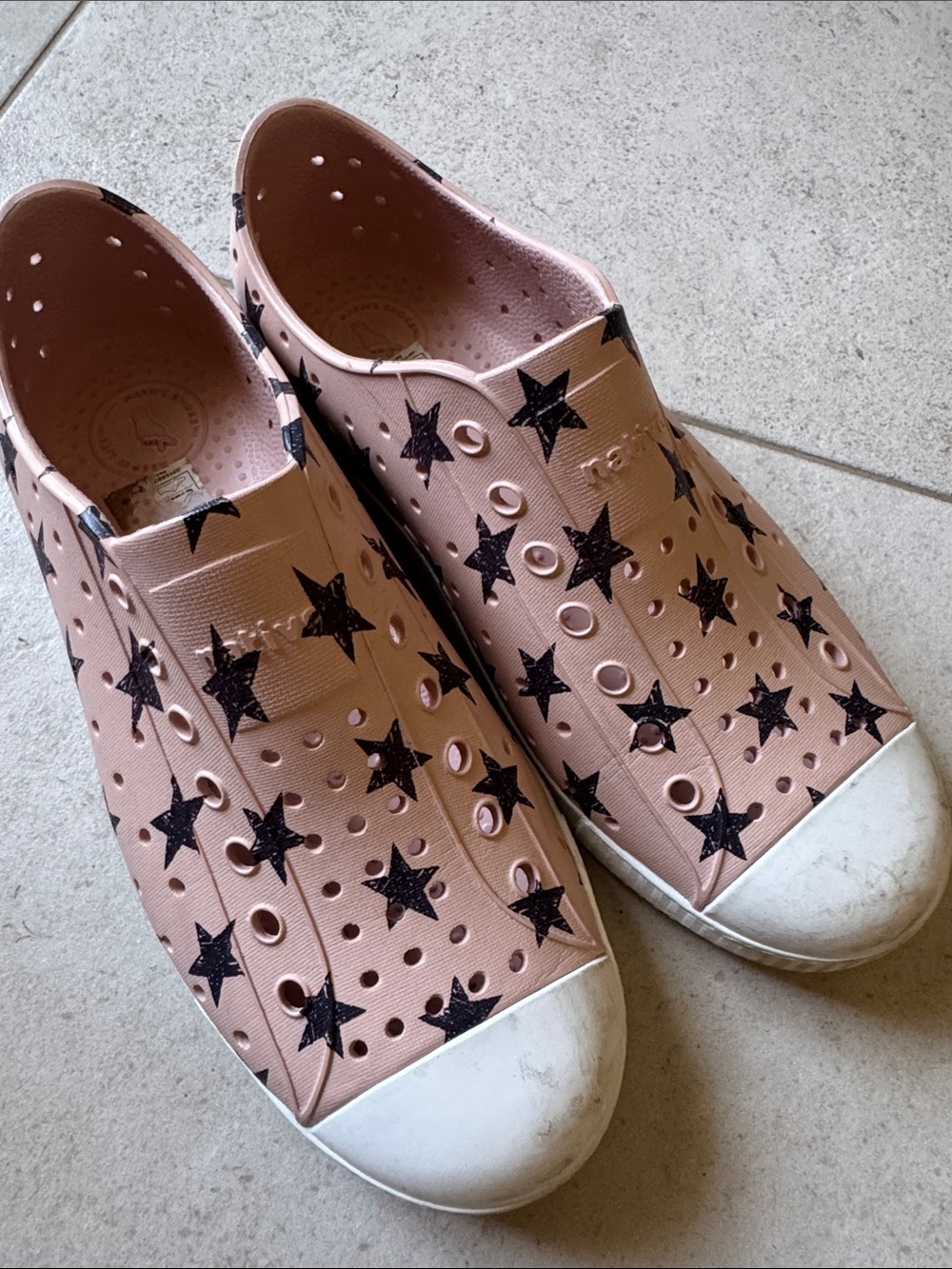 Native Kid Pink Slip-On Sneakers with Black Star Print Size 3